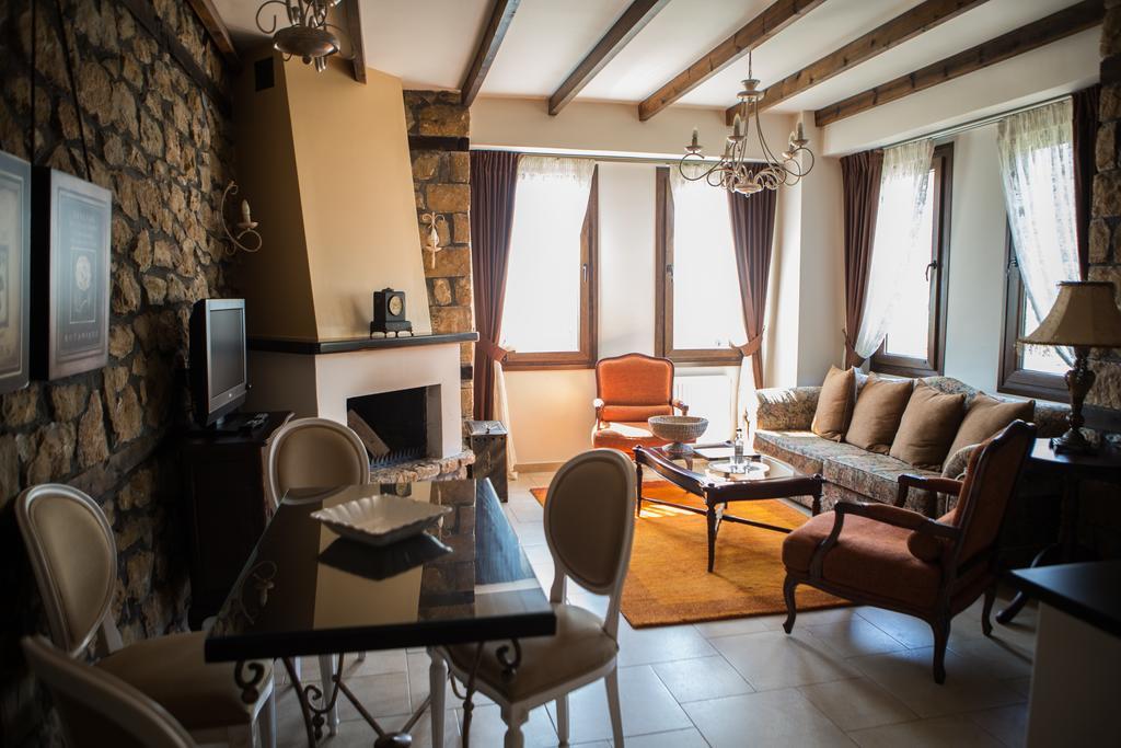 Archontiko Emmanouilidi Suites Loutraki  Exterior photo
