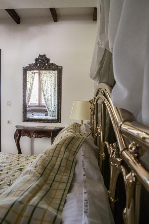 Archontiko Emmanouilidi Suites Loutraki  Exterior photo