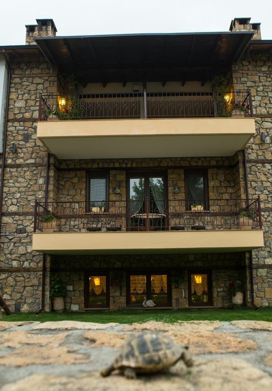 Archontiko Emmanouilidi Suites Loutraki  Exterior photo