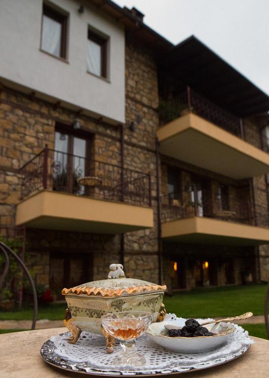 Archontiko Emmanouilidi Suites Loutraki  Exterior photo