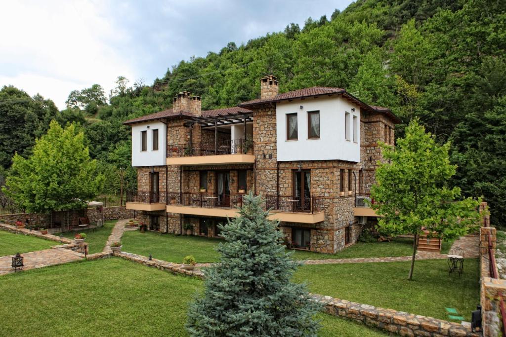 Archontiko Emmanouilidi Suites Loutraki  Exterior photo